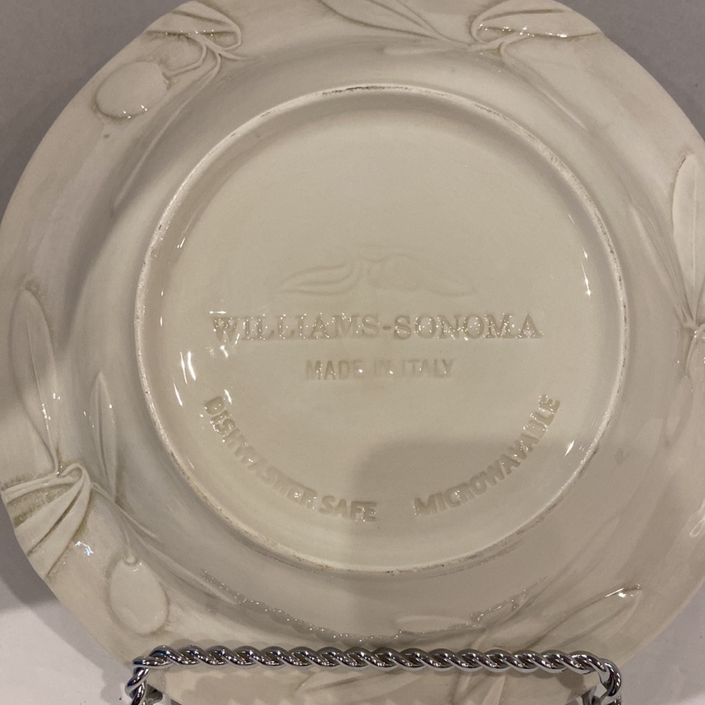 Williams Sonoma Made in Italy Serving Bowl Tuscan Olive Motif - Picture 4 of 4